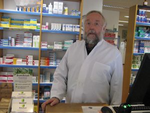 Markenzeichen der Grenzapotheke von Dr. Heinrich Bäßmann: